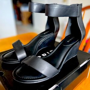 Torrid 10 Wide Wedge Sandals